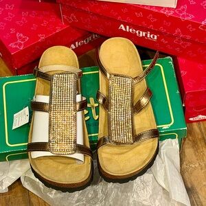 +NEW UNWORN+ Birkenstock Women's Rhinestone Brown Sandals